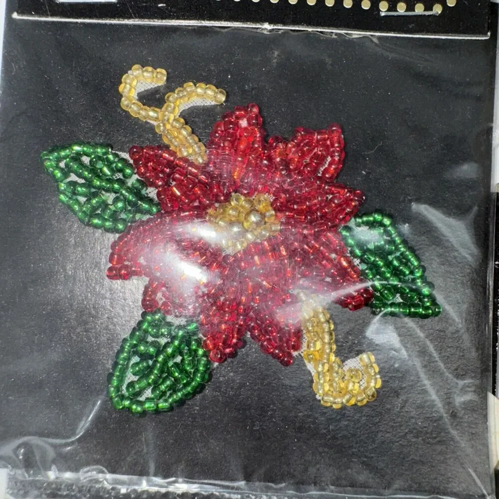 1‎ NEW Christmas Sequin Patch Motif Santa Star Candles Holly Horse Snowman Bear